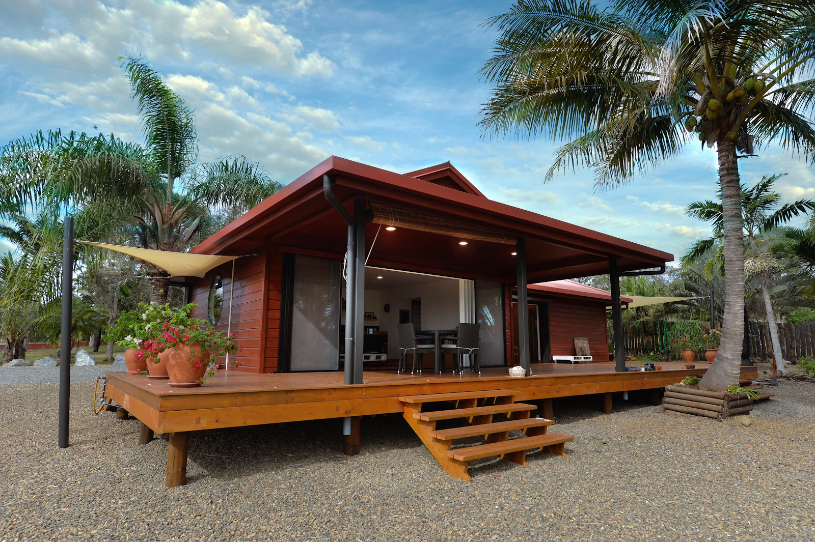 Villa pieds dans l'eau — baie de Ngor